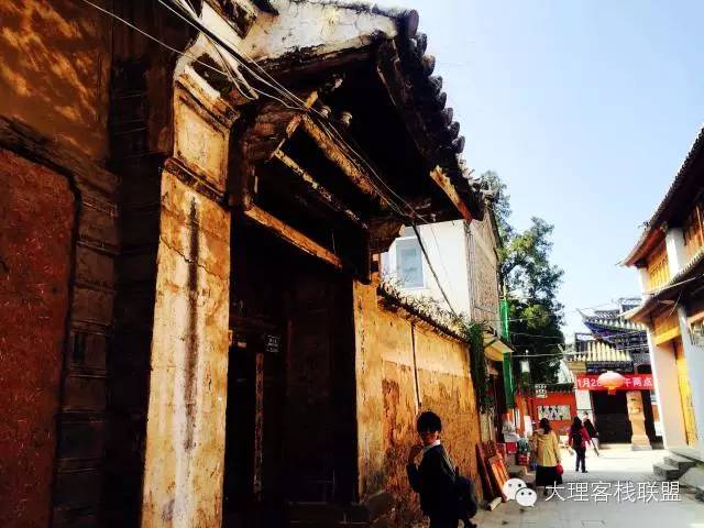 映客官网下载最新版本与小巷深处的特色小店探秘揭秘